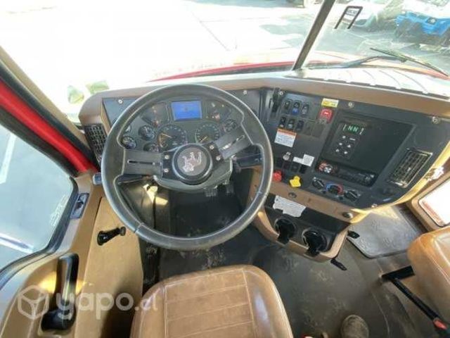 Camión combustible mack GU813 6x4 aut