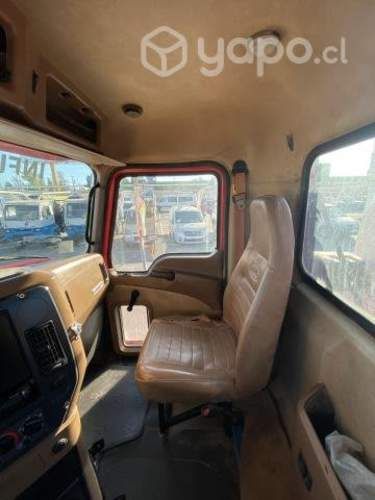 Camión combustible mack GU813 6x4 aut