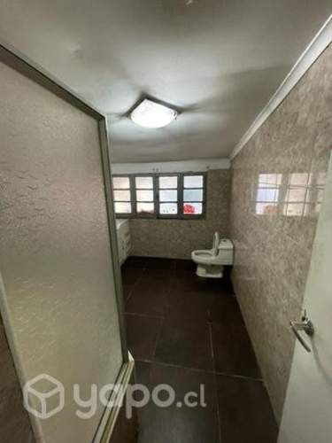 Arriendo pieza solo mujer