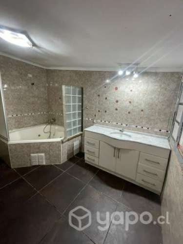 Arriendo pieza solo mujer