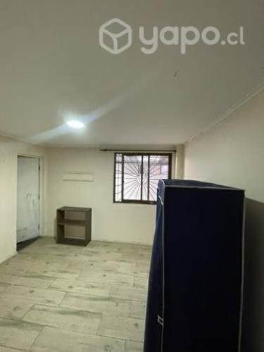 Arriendo pieza solo mujer