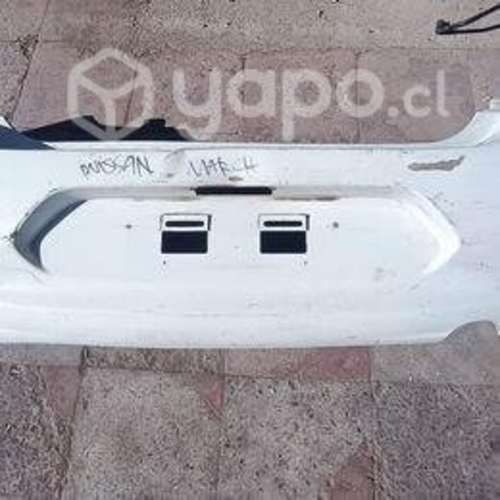 Parachoque trasero nissan march