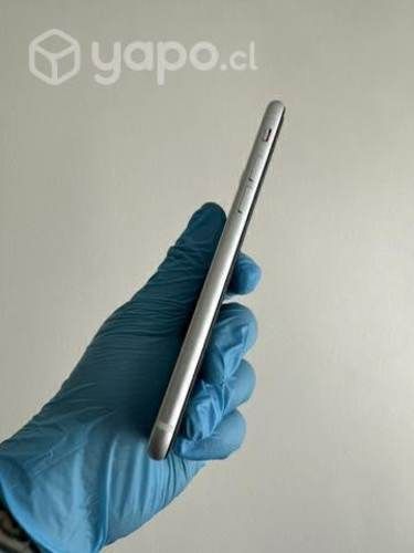 IPhone SE segunda generacion en caja color blanco