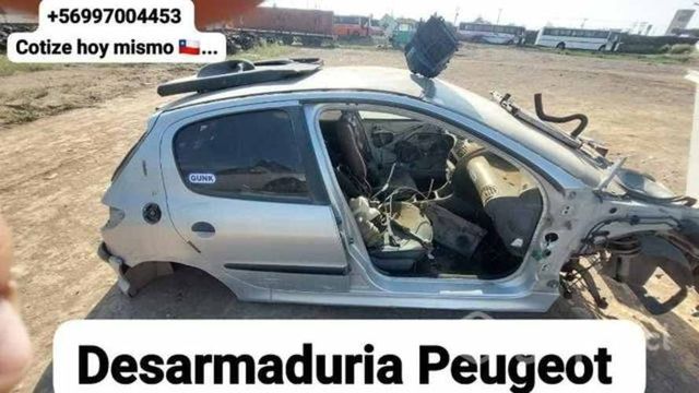 Puerta trasera derecha Peugeot desarmaduría