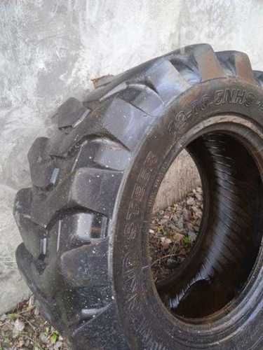 Neumatico retriexcavadora