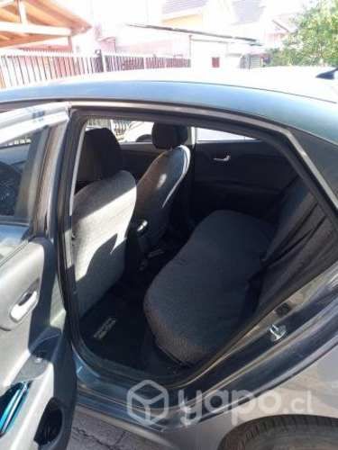 Vendo auto Kia rio4. 2019