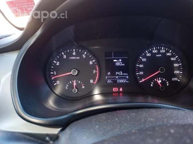 Vendo auto Kia rio4. 2019