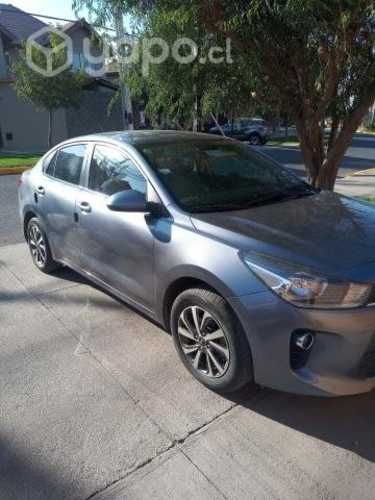 Vendo auto Kia rio4. 2019