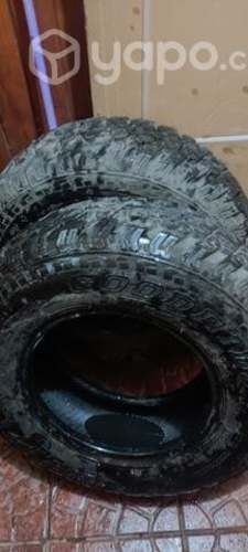 Neumáticos Goodride 235 75 15, con clavos y caluga