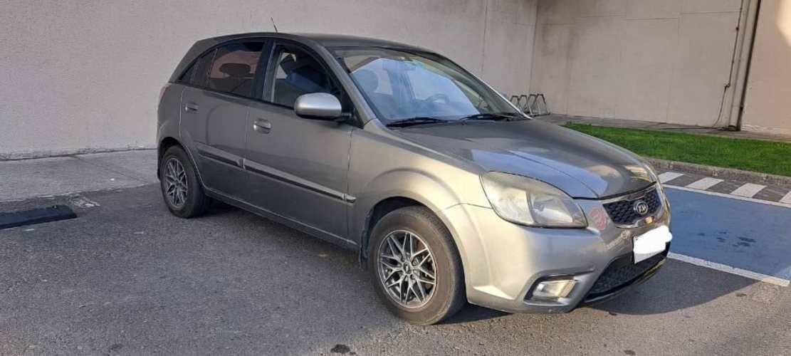 Kia motors rio 2011