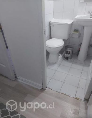 Pieza amoblada en las condes