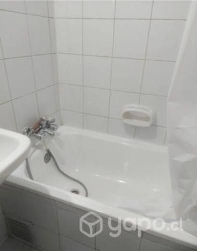 Pieza amoblada en las condes