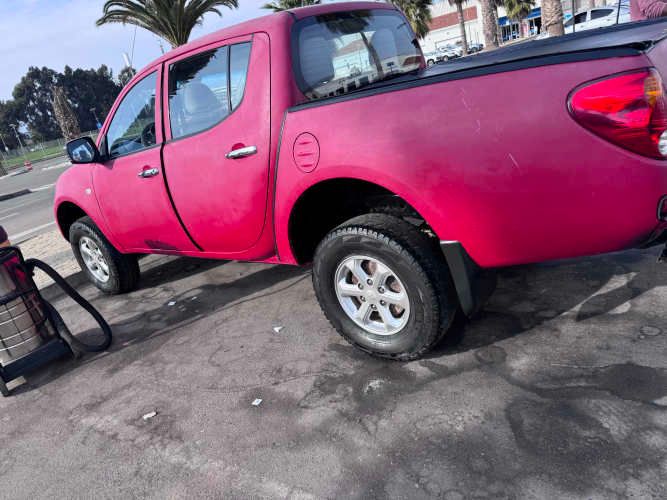 Mitsubishi l200 2013