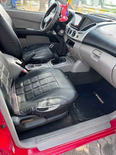 Mitsubishi l200 2013