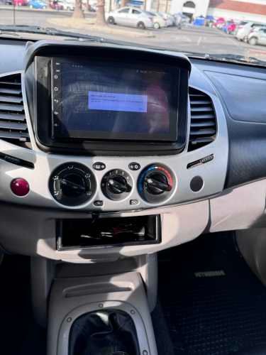 Mitsubishi l200 2013