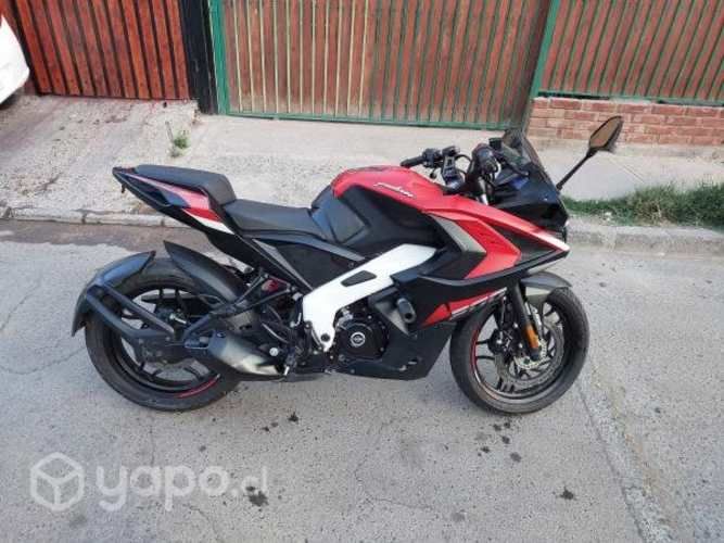 Bajaj pulsar rs 200
