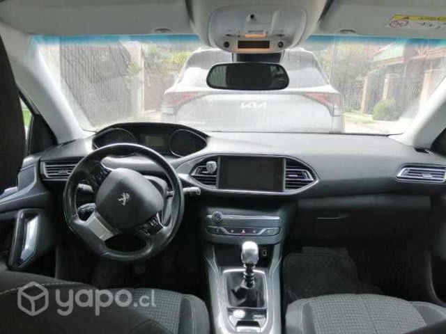 PEUGEOT 308 Active Puretech 2018