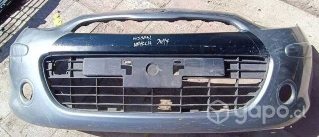 Parachoque delantero nissan march