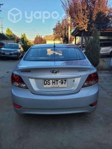 Hyundai accent 2012