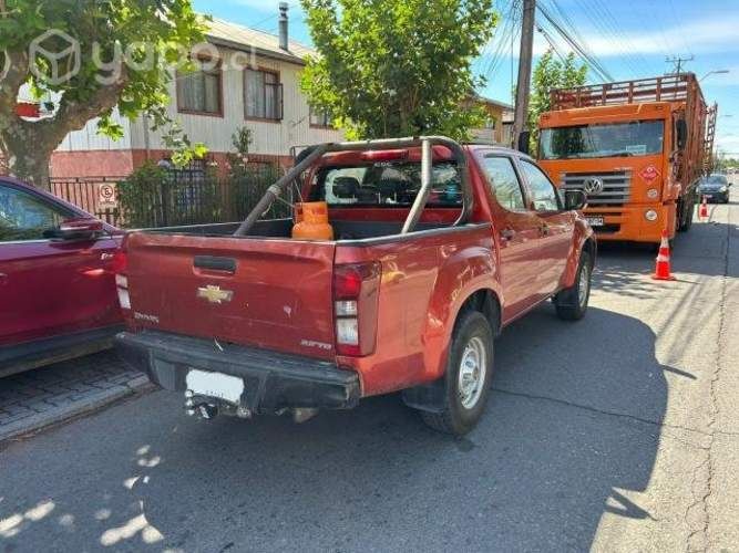 DMAX 2018 2.5 roja comoda