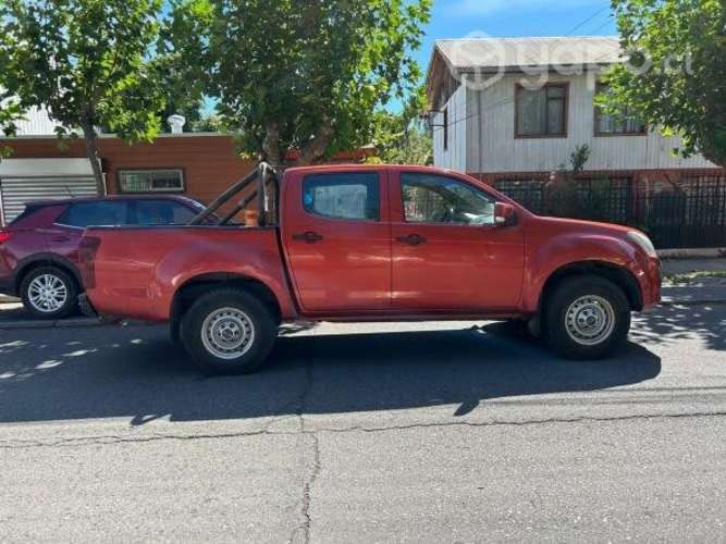 DMAX 2018 2.5 roja comoda