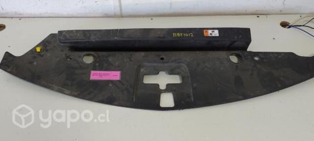 Cubre Frontal Superior (MBT1012) BT50 2.2 2020