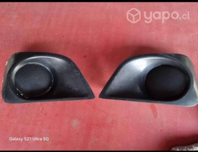 Tapas de neblineros de yaris sedan 2016