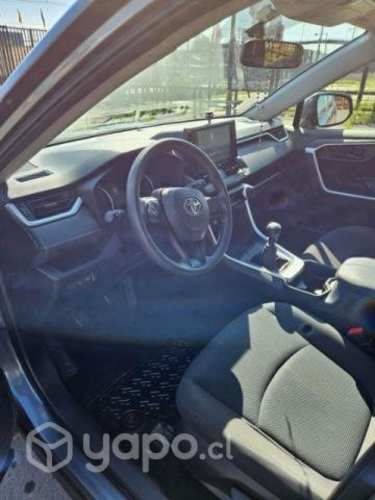 Se vende Toyota Rav 4 2021