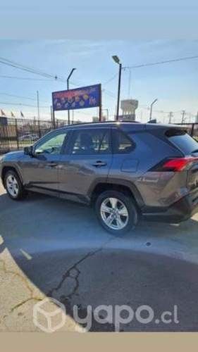 Se vende Toyota Rav 4 2021