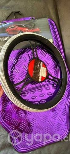 Cubre volante brillos plateados con borde/ negro