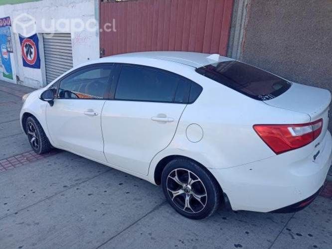 Kia motors rio 2013