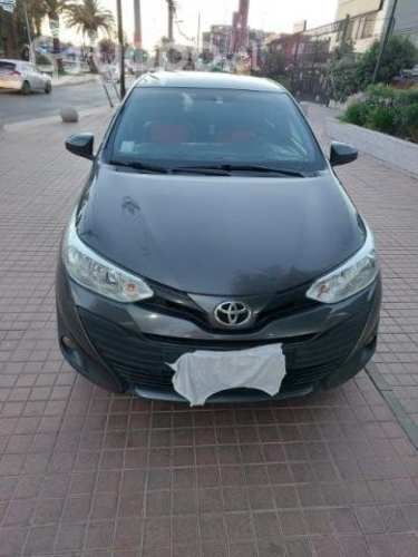 Vendo toyota yaris sedan