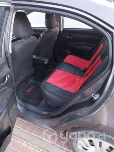 Vendo toyota yaris sedan