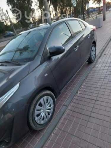Vendo toyota yaris sedan