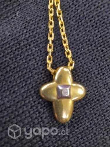 Cadena y cruz de oro amarillo italiano