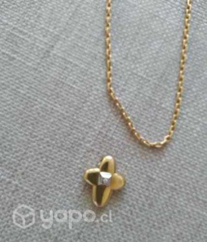 Cadena y cruz de oro amarillo italiano