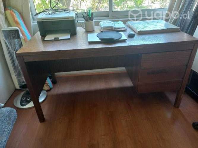 Excelente escritorio
