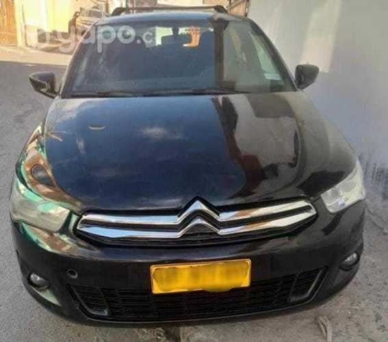 Colectivo petrolero para llegar y trabajar