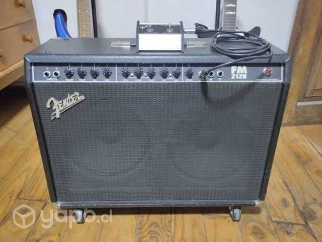 Amplificador de guitarra Fender FM 212R 100W