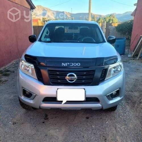 Camioneta NP300 de uso particular