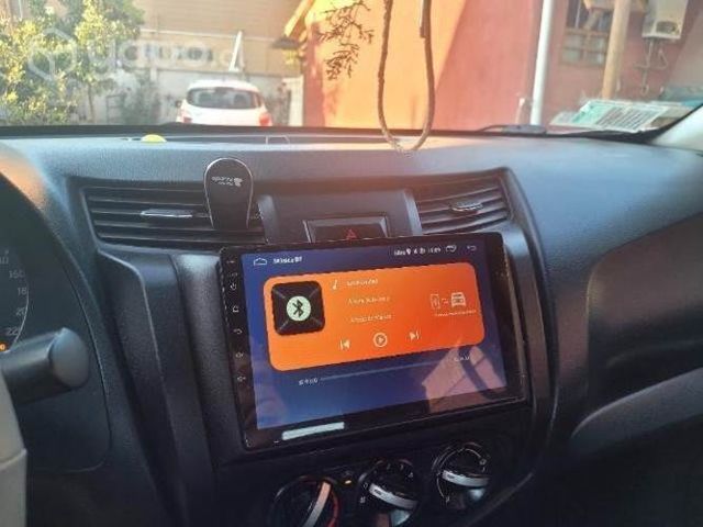 Camioneta NP300 de uso particular