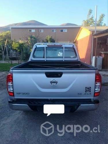 Camioneta NP300 de uso particular
