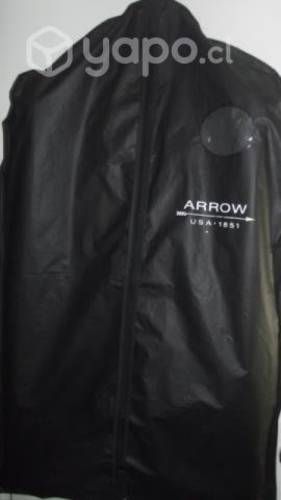 Terno Arrow NUEVO. TALLA 48