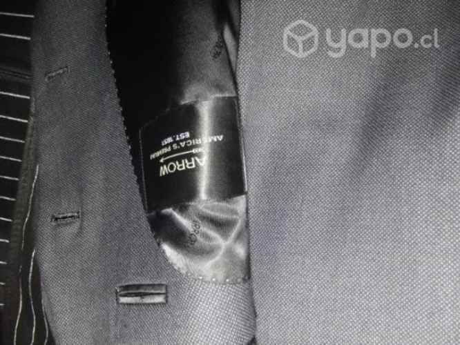 Terno Arrow NUEVO. TALLA 48