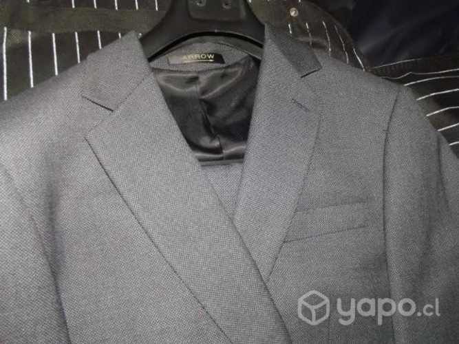 Terno Arrow NUEVO. TALLA 48