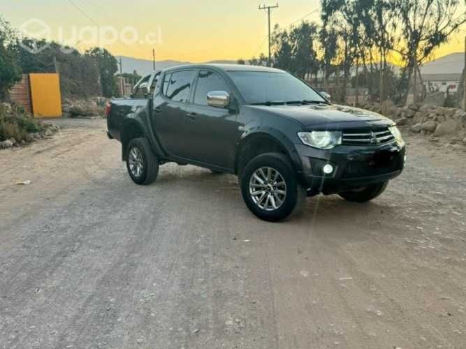 Mitsubishi l200 2014