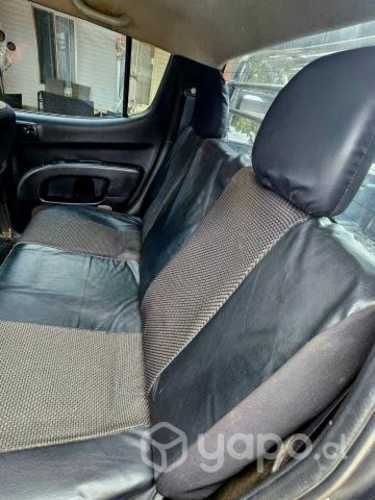 Mitsubishi l200 2014