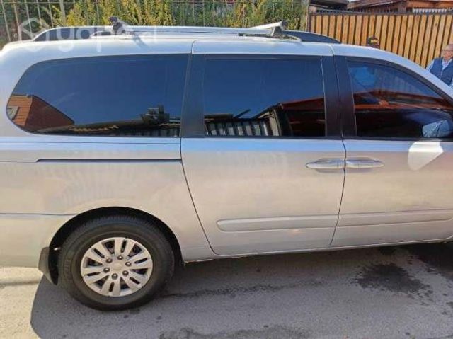 Kia motors grand carnival 2014