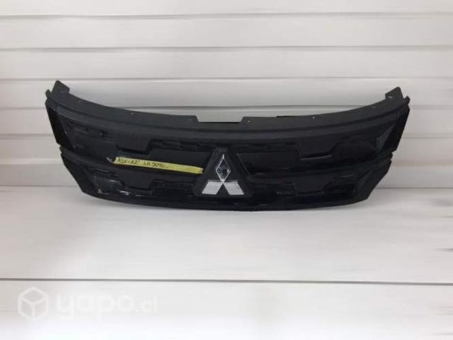 Máscara Mitsubishi asx
