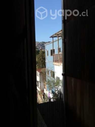 Se arriendan piezas cerro panteon